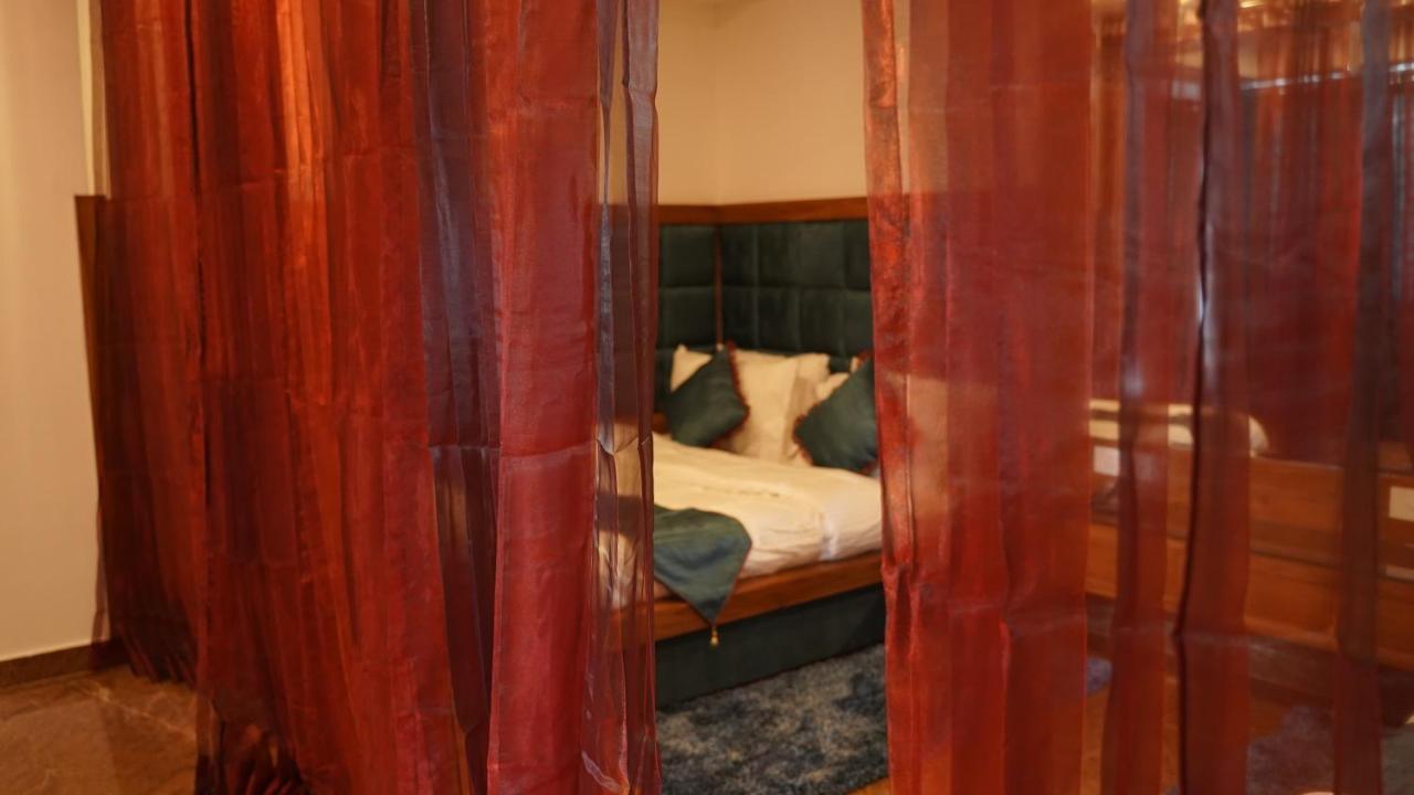 Hotel Saheb'S Castle Mcleodganj แมคลอยด์กันจ์ ภายนอก รูปภาพ