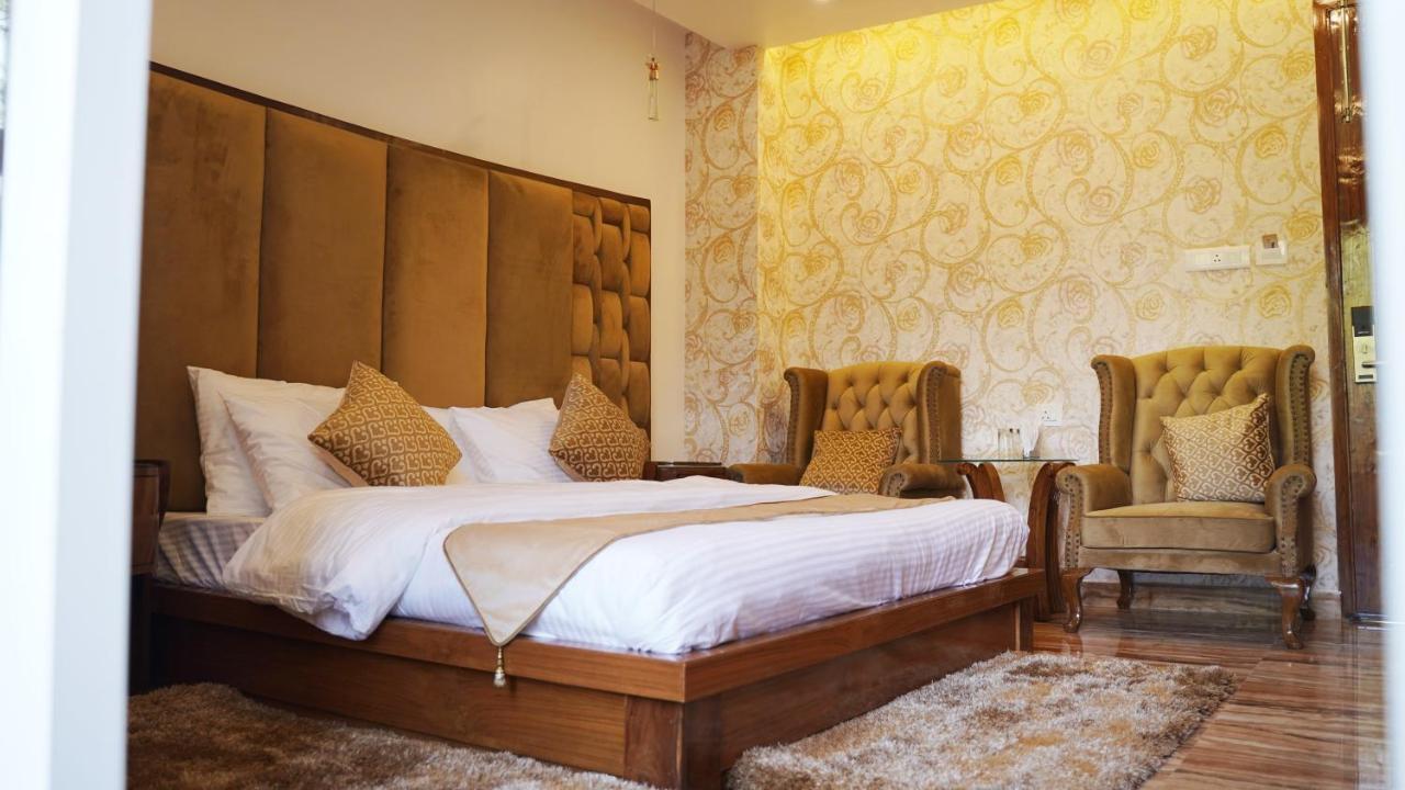 Hotel Saheb'S Castle Mcleodganj แมคลอยด์กันจ์ ภายนอก รูปภาพ
